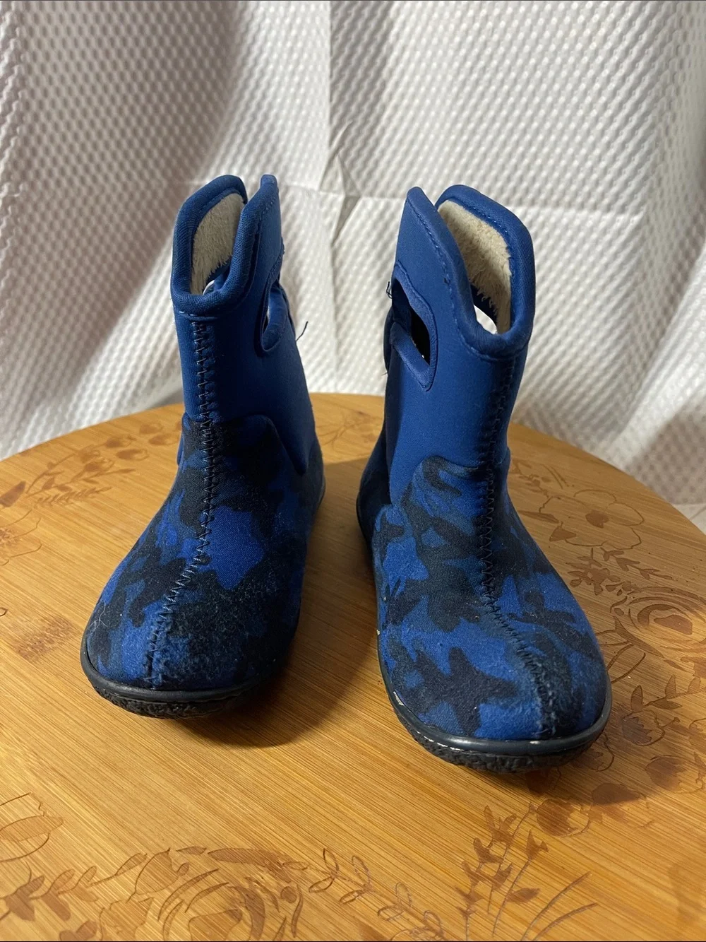 Bogs Toddler size 9 Blue Camo Waterproof Pull-On Winter Boots